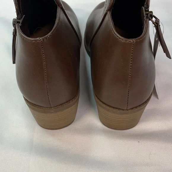 Time and Tru Brown Ankle Booties with Zipper - Picture 6 of 9